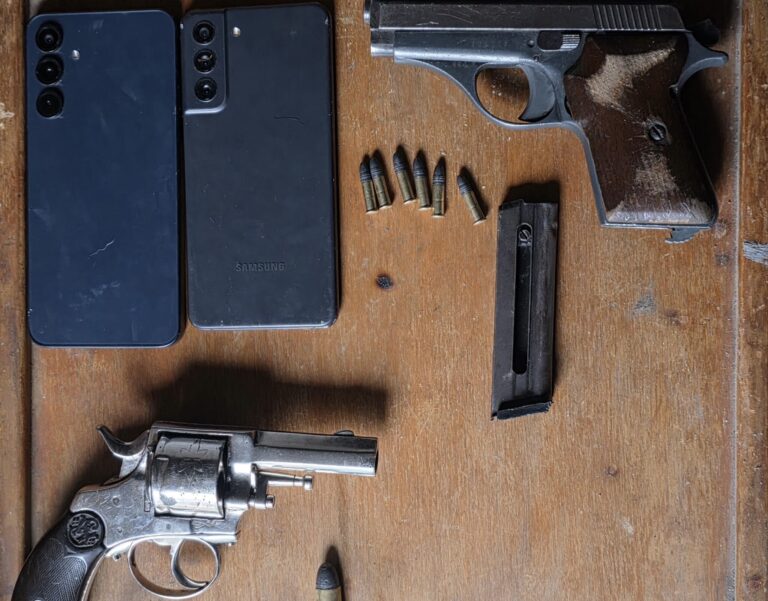 Tres condenados por delitos vinculados a drogas, armas y hurtos en San Jacinto y Pando