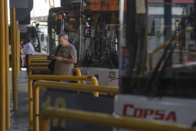 Viernes feriado con transporte reducido
