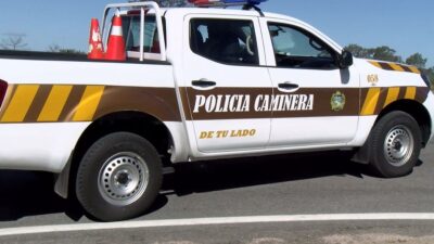 Grave siniestro en ruta 8: motociclista que realizaba un “willy” embistió a una mujer