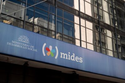 Trabajadores tercerizados del MIDES se declararon en conflicto